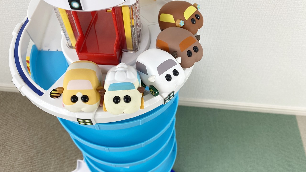 【モルカー×トミカ】超巨大ぐるぐるタワーからモルカーたちが急降下する！スピードの出しすぎで目が回る？｜天竺鼠車車、Molcar