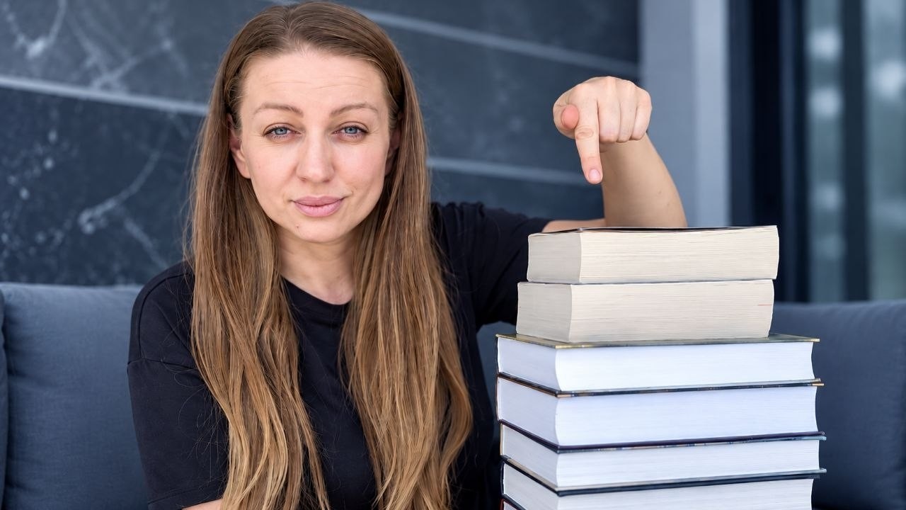 10 HISTORICAL NOVELS THAT WILL MAKE YOU FALL IN LOVE WITH THE GENRE