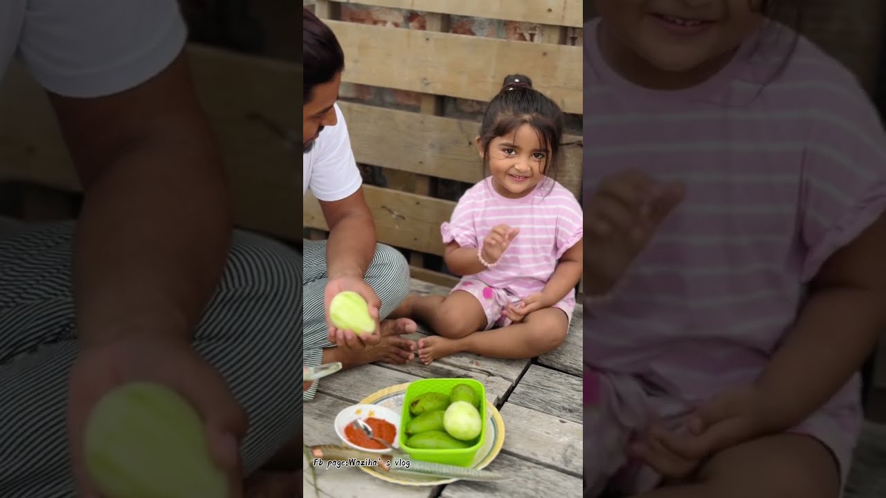টক কাঁচা আমের সাথে লবণ-মরিচের গুড়া! ইশ এটা খেতে তো এক কথায় অসাধারণ।