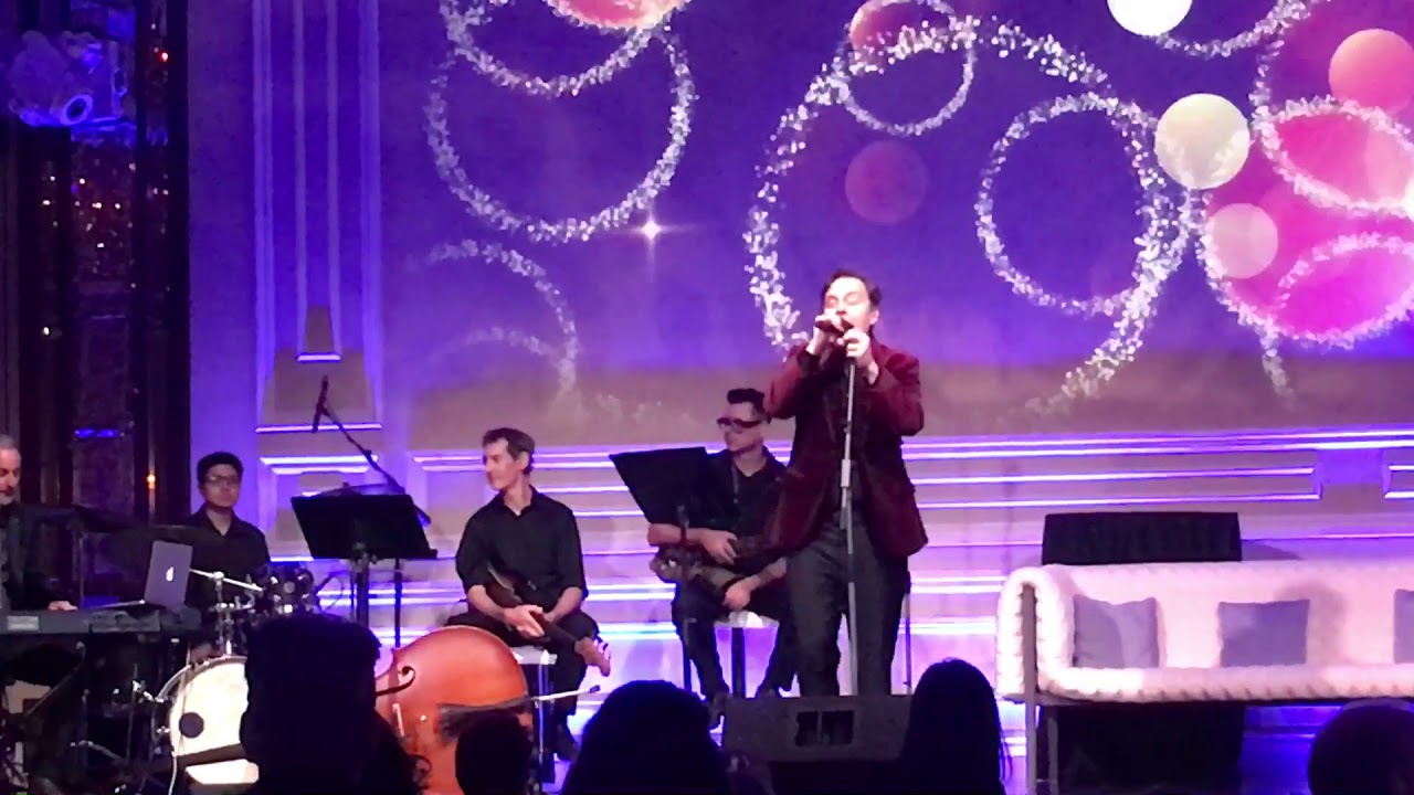 Darren Hayes sings I Knew I Loved You  9/27/18