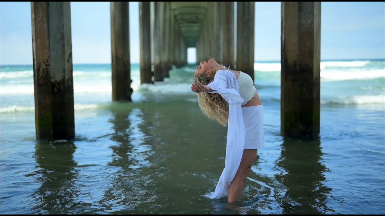 Sophie Diumenti - Aloha Leilani (Official Video)