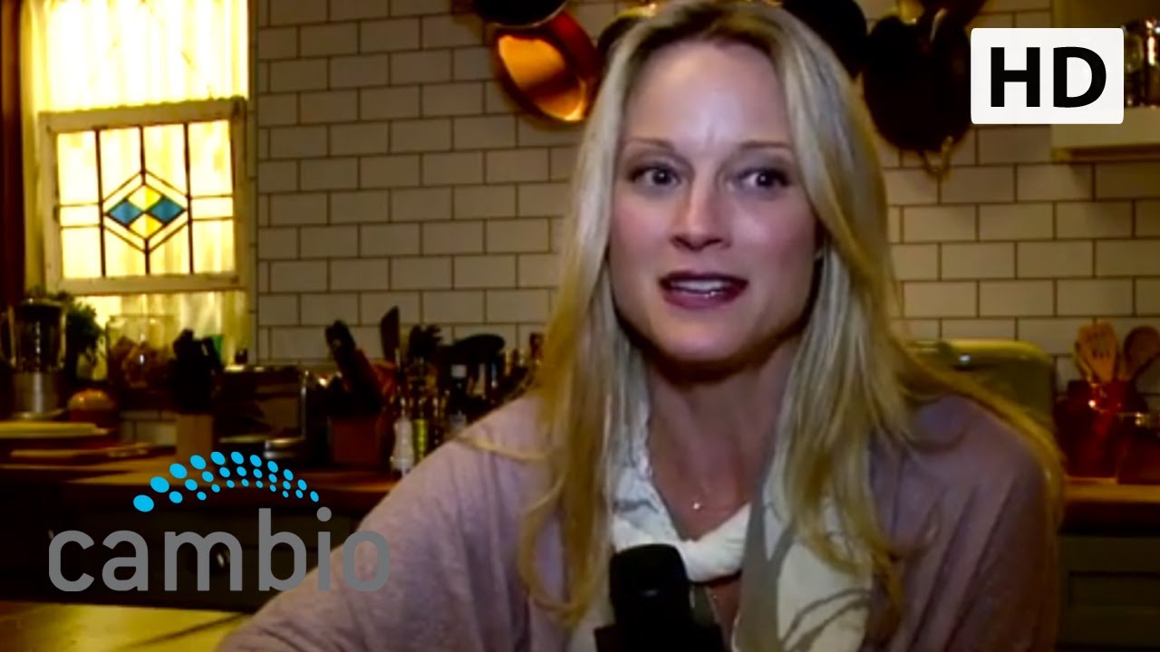 Teri Polo Talks Farting on 'The Fosters' Set | Cambio Interview