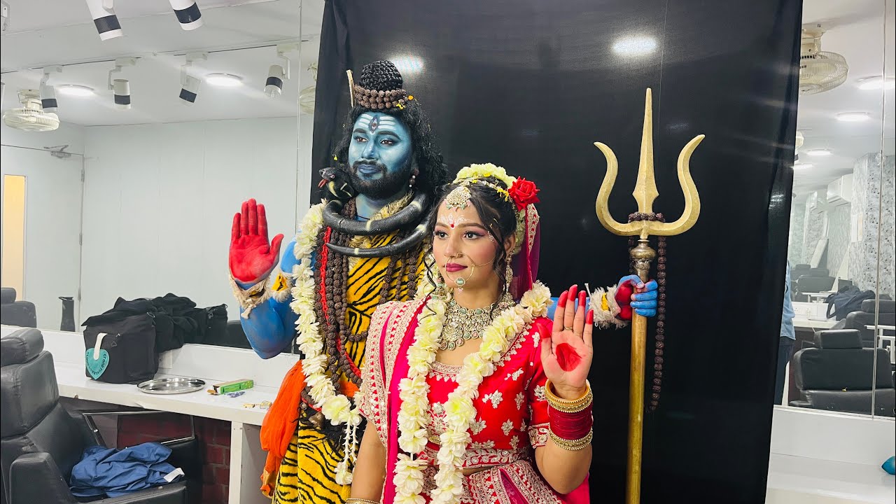Mausi in Parvati ji look😍
