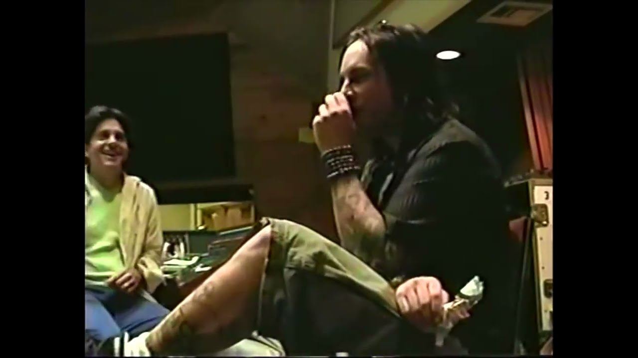 Mötley Crüe: Making of New Tattoo Pt 1 - Vince Neil Vocals and Nikki Sixx
