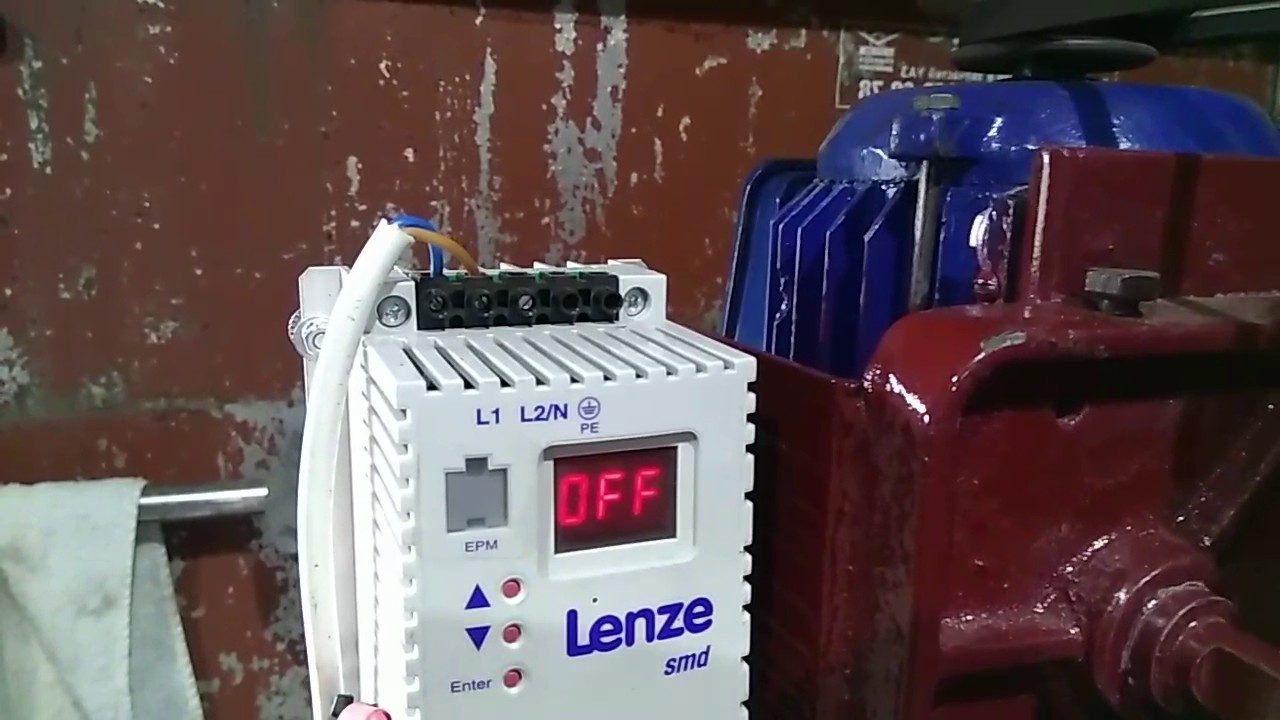 Частотный преобразователь Lenze 0,75 кВт, вх. 220В, вых. 3ф. Настройка и подключение для сверлилки.