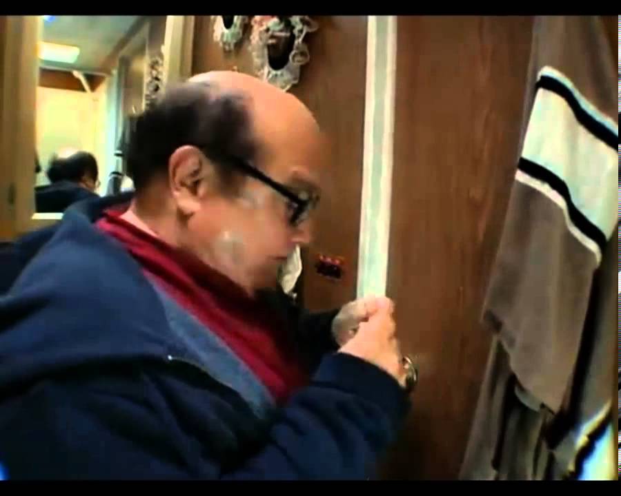 Frank Takes Acid and Trips Balls Always Sunny in Philadelphia