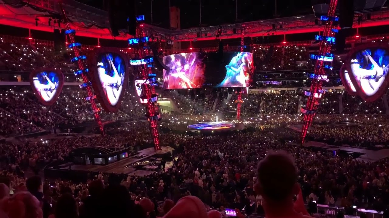 ED SHEERAN Live 