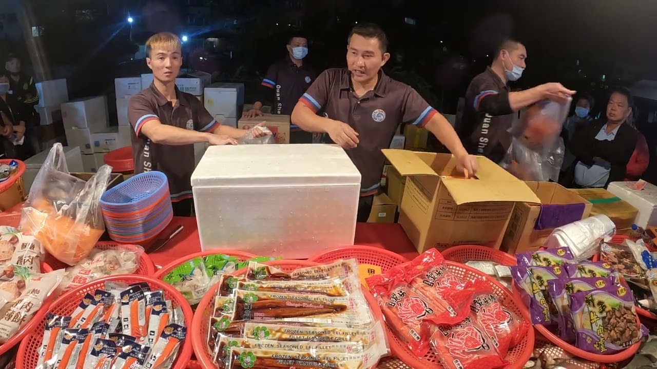 13  知名便當店專用大雞腿~一次多隻，回家自己炸，便宜好吃又划算啦 #嘉義趙又廷 #全晟海產 #週五嘉義彌陀夜市 #海鮮拍賣 #海鮮叫賣