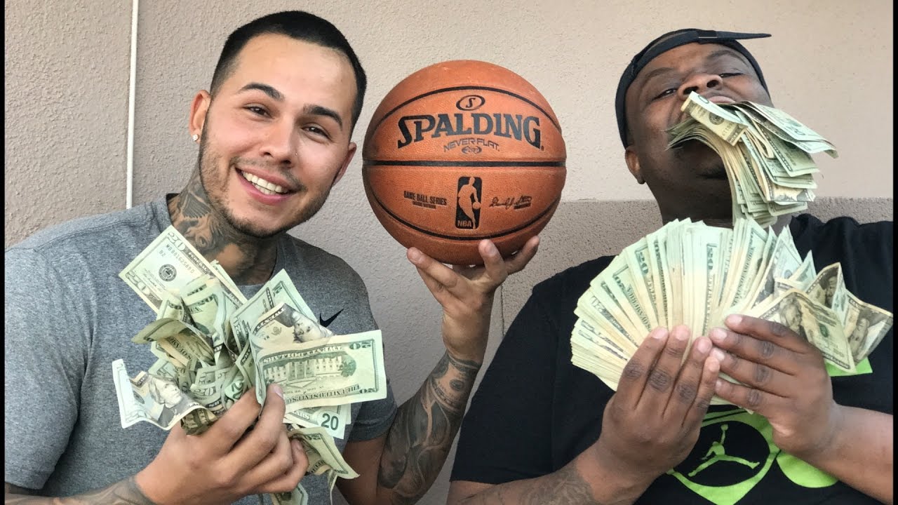 NBA 2K17 IN REAL LIFE 1 VS 1 $5,000 Bet Vs DerekDeso