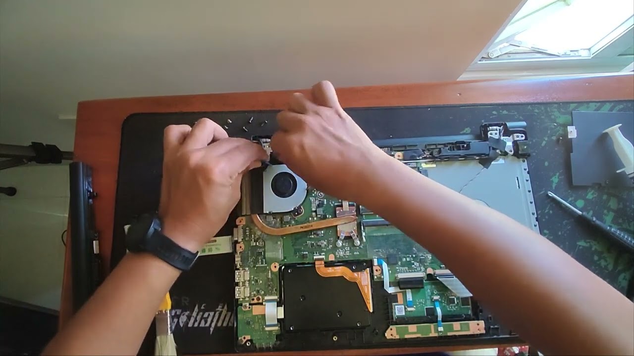 Toshiba dynabook B55 disassembly