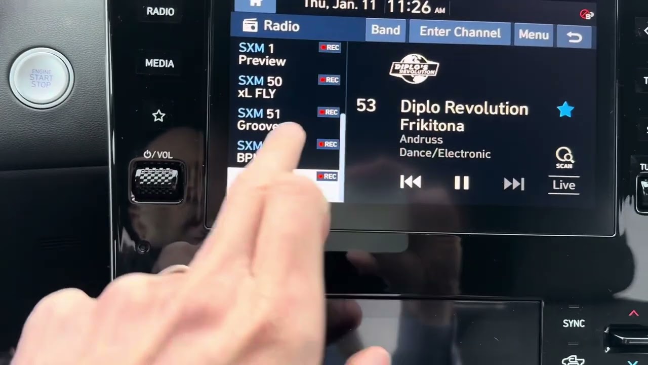 2022 - 2024 Hyundai Santa Cruz SEL feature demonstration