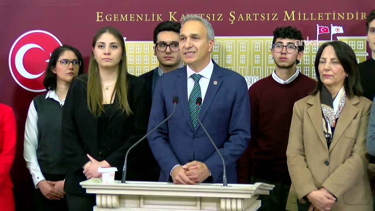 Suat Özçağdaş, TBMM'de öğrencilerle birlikte açıklama yapıyor #Canlı