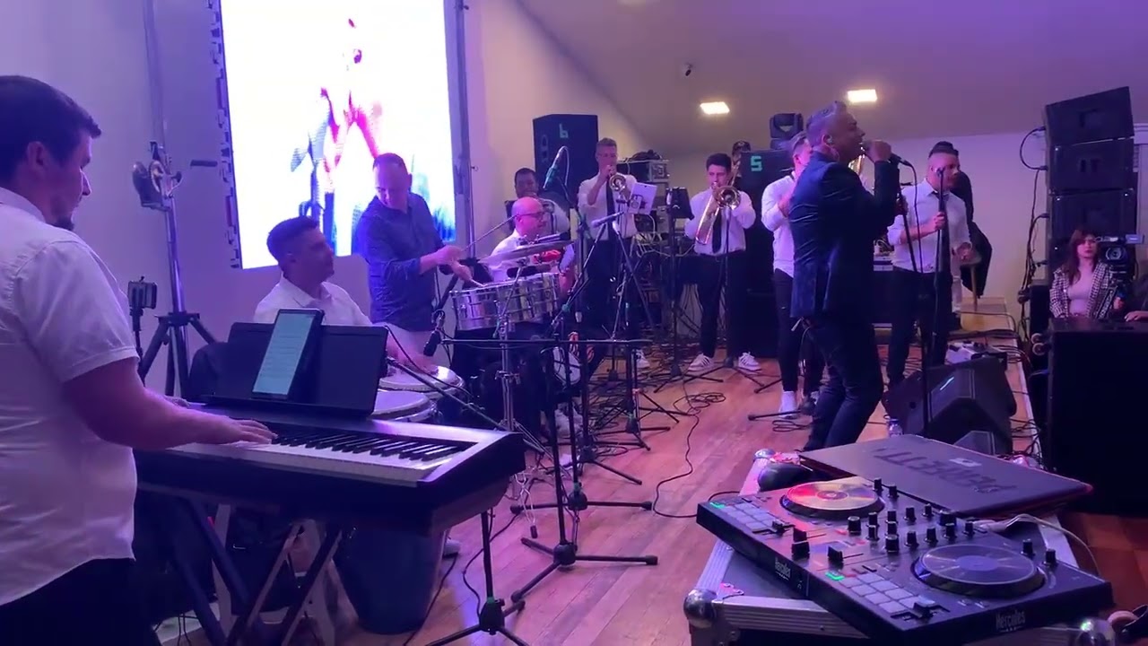 LA BANDA PLENA cristhian fernandez regresa pronto 