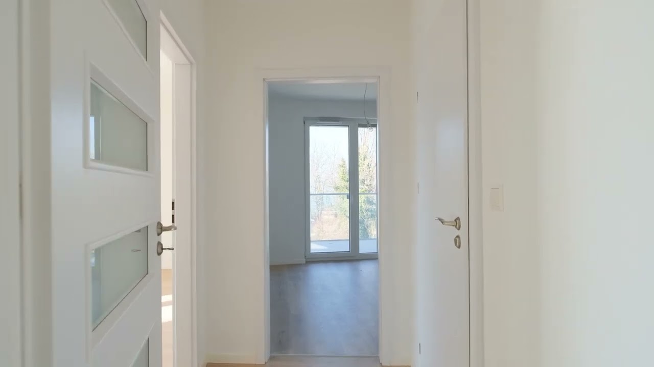 Balatonf&ouml;ldv&aacute;ron, k&eacute;t percre a strandt&oacute;l, gy&ouml;ny&ouml;rű &uacute;j lak&aacute;sok, a kertben medenc&eacute;vel,  ELAD&Oacute;K!!
