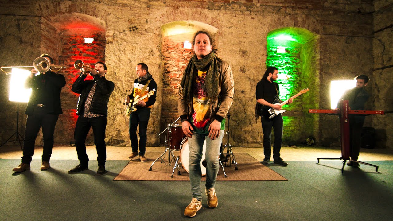 SKY FANATIC - EBBEN A VILÁGBAN (OFFICIAL MUSIC VIDEO)