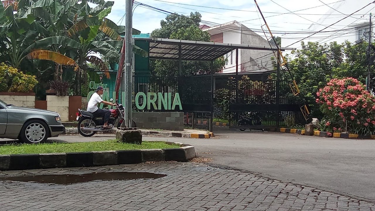 Suasana Cluster California Jati Kramat kec Jatiasih Kota Bekasi Jawa Barat 102025