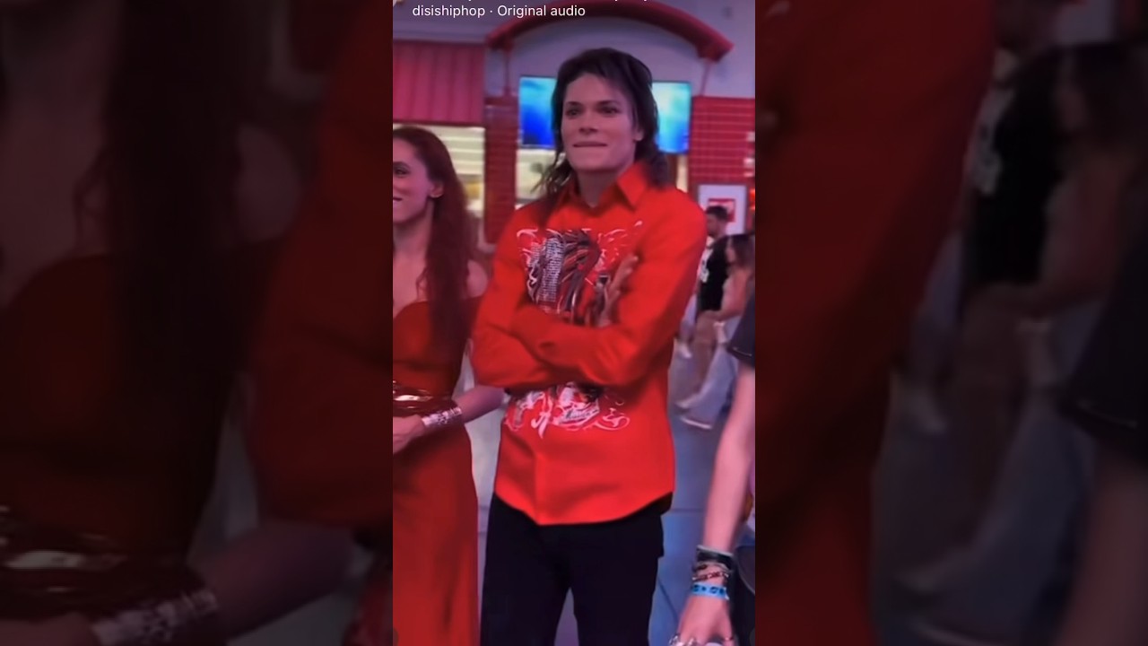 Fake Michael Jackson Thinks he&rsquo;s THE REAL MJ while Watching another Fake MJ #michaeljackson #shorts
