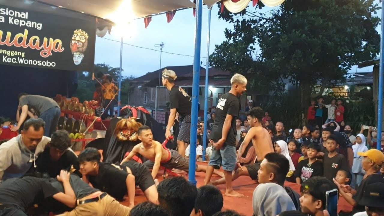 TERIAKAN...CEWEK ANEH ! !  PAWANG STRESS PITIK WALIK PB JOLONTORO