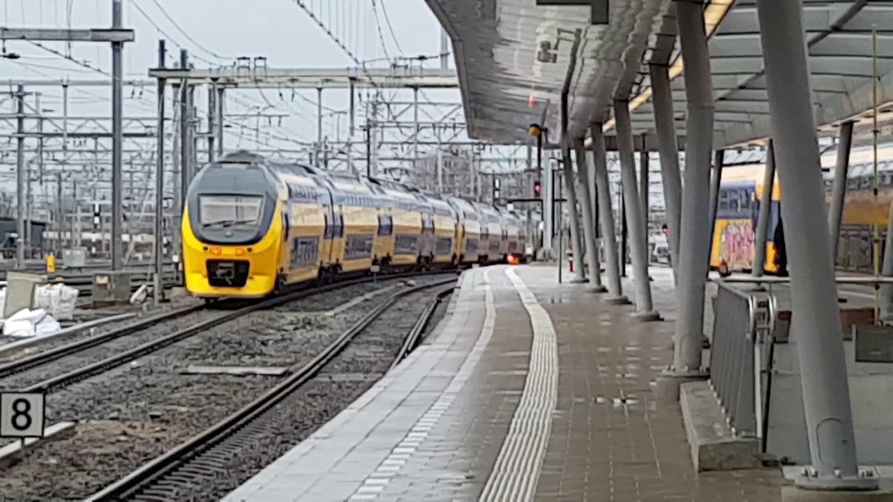 NS 4+4+4 3 treinstellen VIRM intercity vanuit Utrecht Centraal