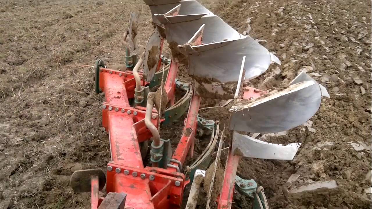 10.08.2016r  Pronar 1221A z pługiem Kverneland 4