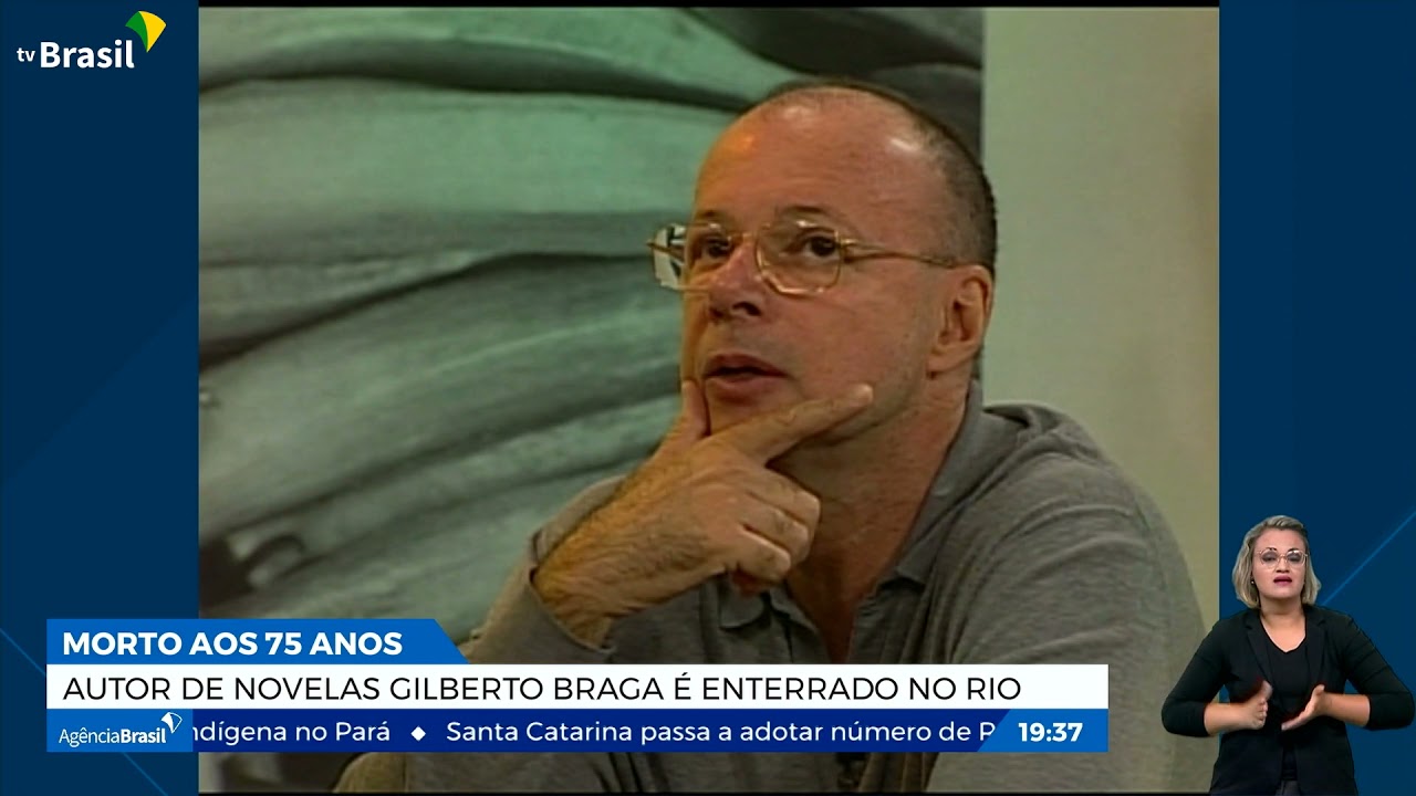 Autor de novelas Gilberto Braga &eacute; enterrado no Rio de Janeiro