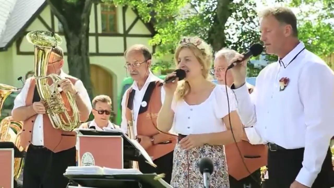 2016-08-14 Jihočeská dechová hudba Podhoranka s ochutnávkou vína | Pohoří na Šumavě | Buchers