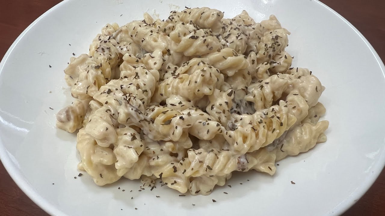 Betchay spare time is live || Mushroom pasta so easy to recipe, good for breakfast 