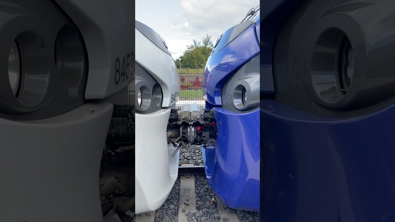 Couplage entre un Regiolis TFA et un Regiolis Lorraine en gare de Barr ( Vraiment Hyper Mega Rare )