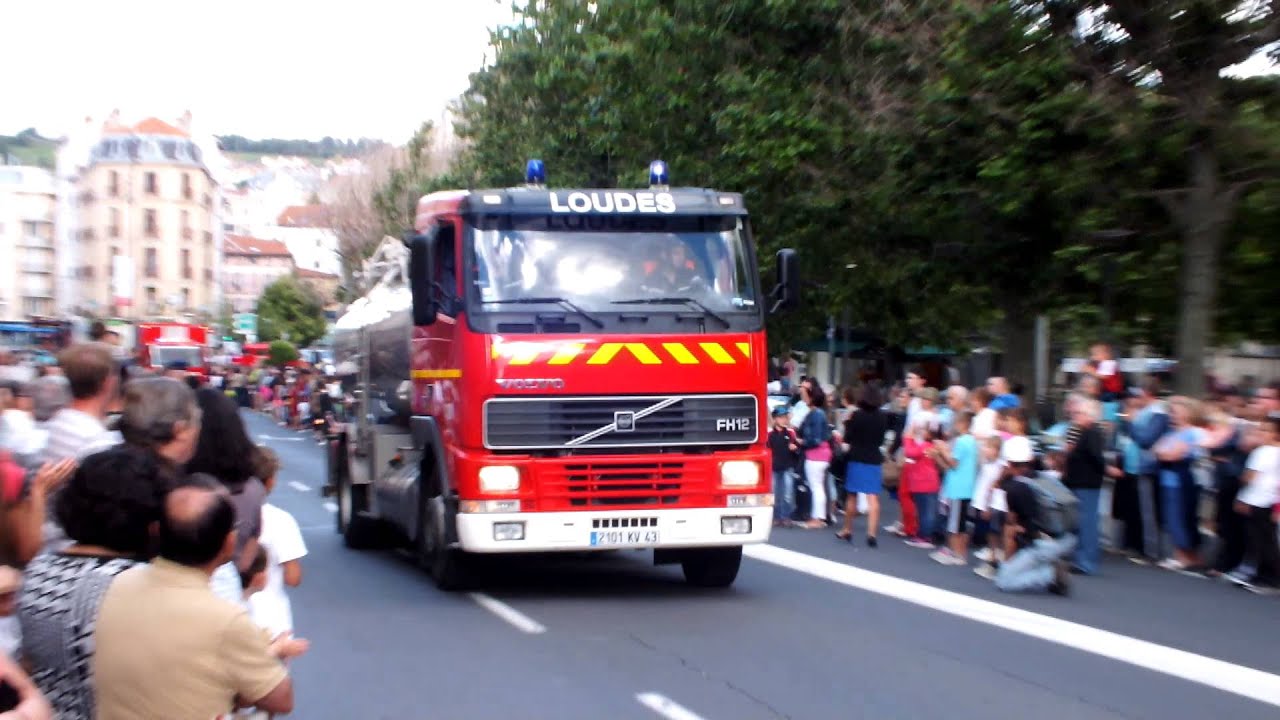 Défilé Du Puy En Velay 3 (Véhicules Pompiers Anciens)