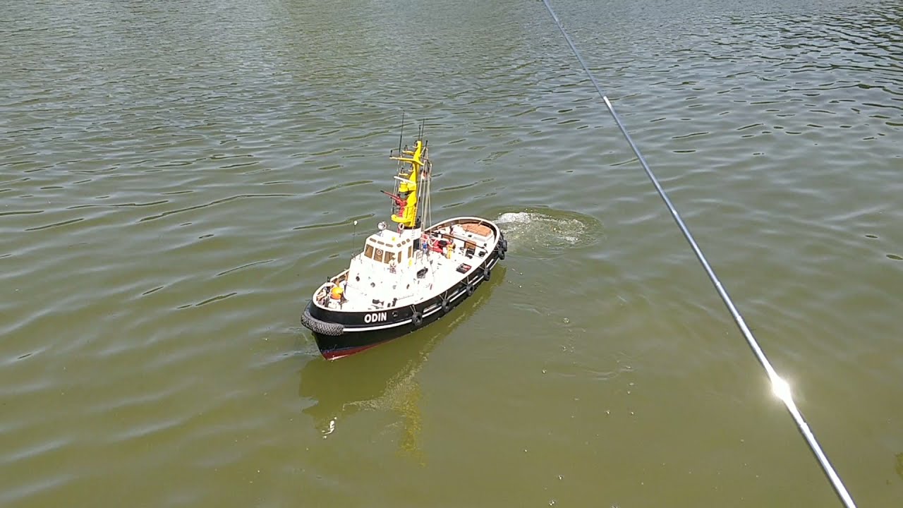 Le remorqueur ODIN (Kit ROBBE) de Pascal en navigation - Offshore Club de Paris - Modélisme naval RC