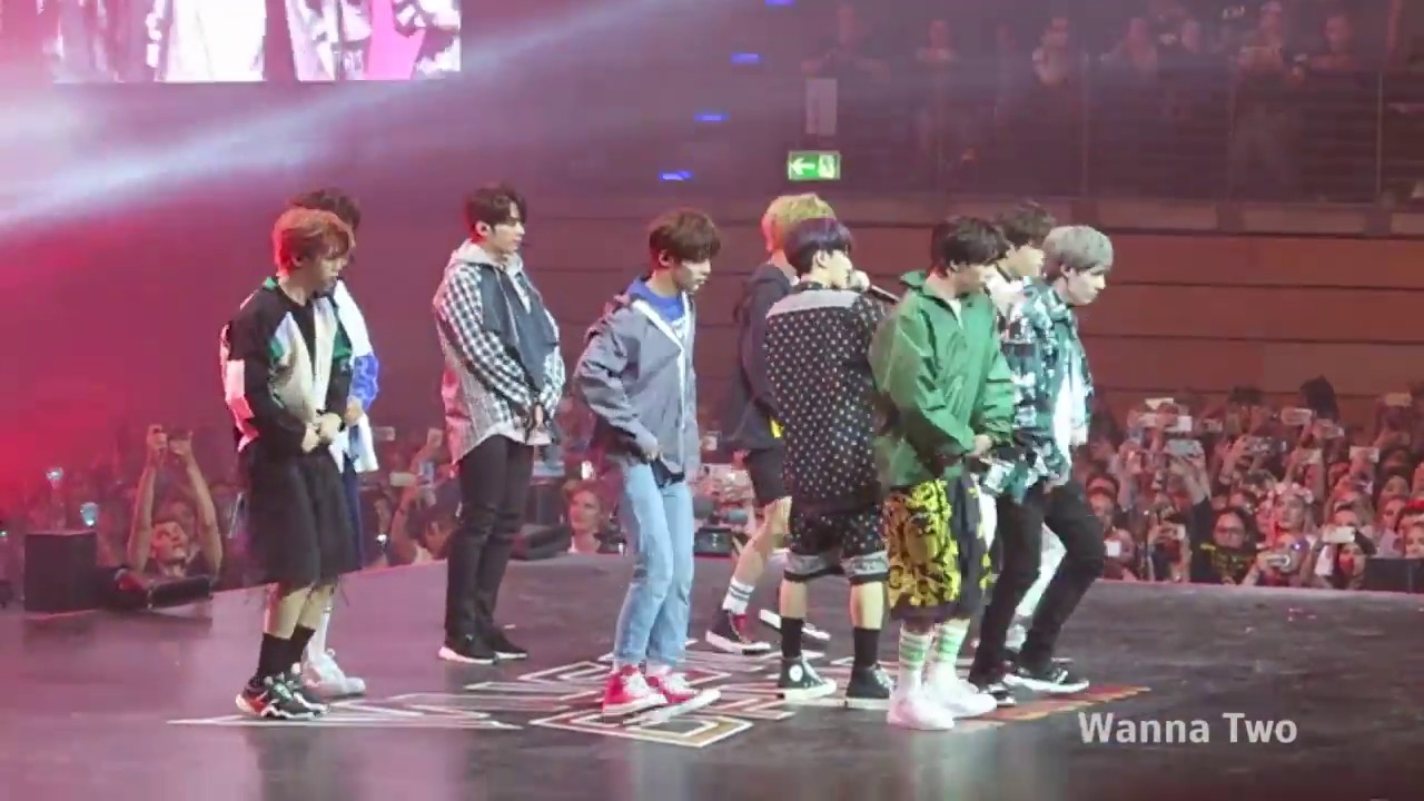 Stray Kids - Hellavator - KBS Musik Bank (FanCam) Berlin 15/09/2018
