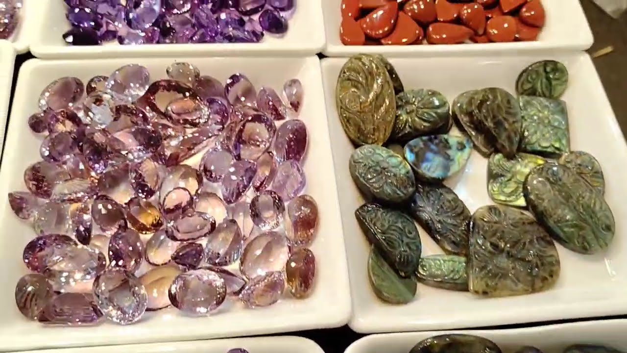 TUCSON GEM AND MINERAL SHOW AT 22ND STREET. FEBRUARY/2025.