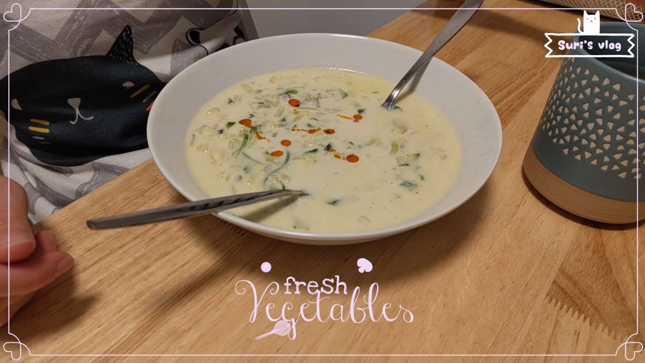 #37 suri's vlog: zucchini noodles with creamy gorgonzola sauce