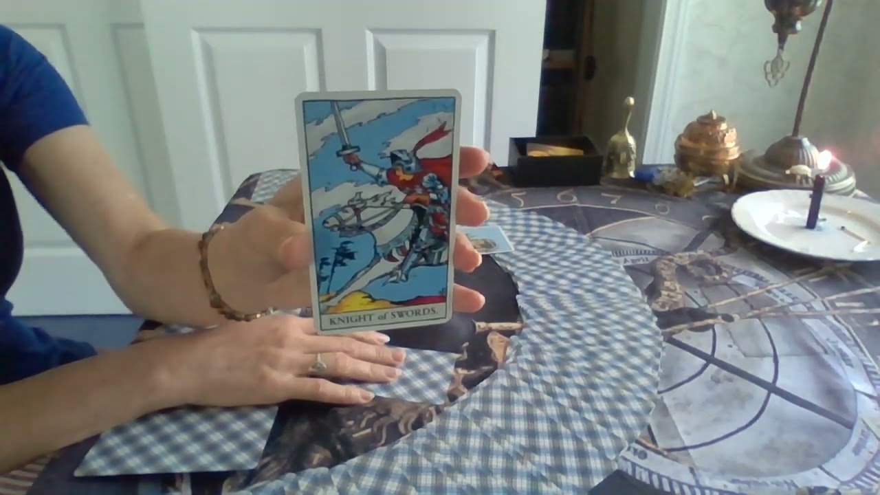 How to do a Past, Present and Future Tarot Card Spread