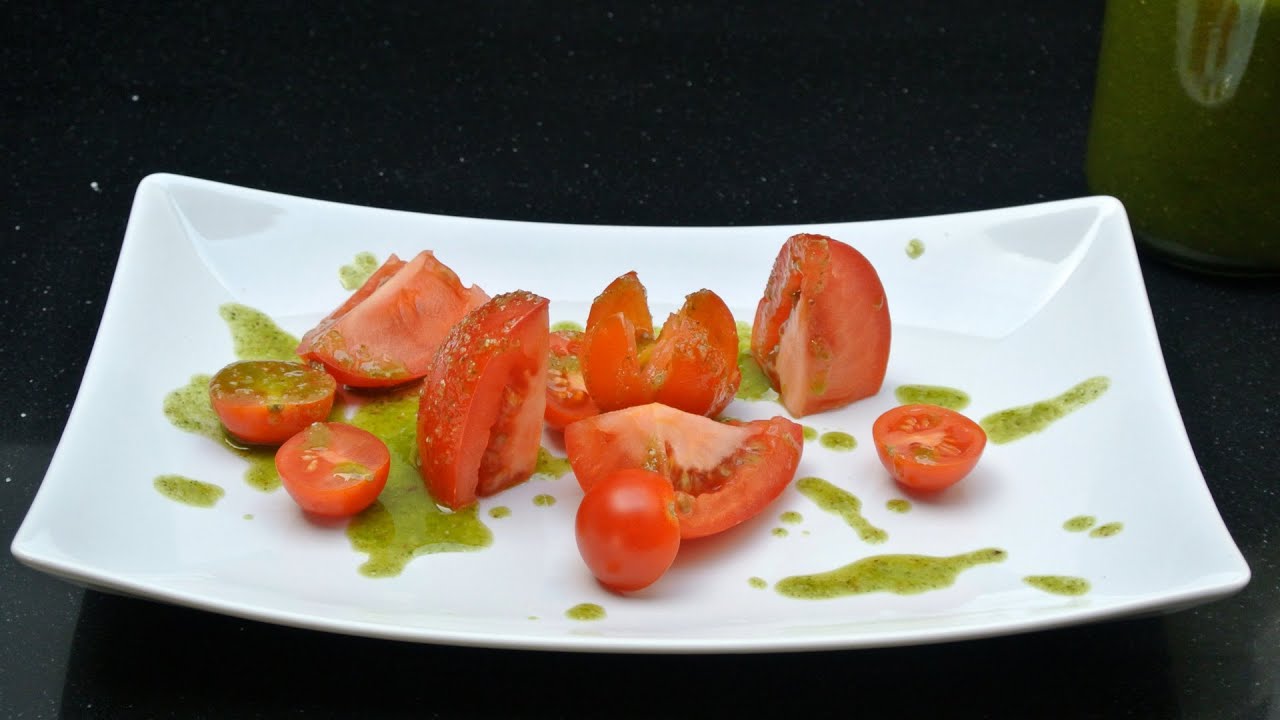🌱🍽 C&oacute;mo preparar SALSA PESTO en 5 minutos | How to make pesto in 5 MINUTES