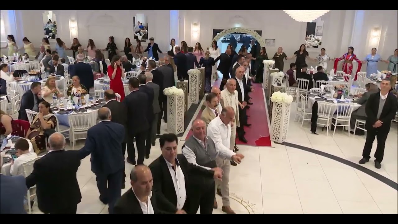 Mariage Valentine & Antoine-Marie Yildiz - L’arrivée des Mariés 4/6￼