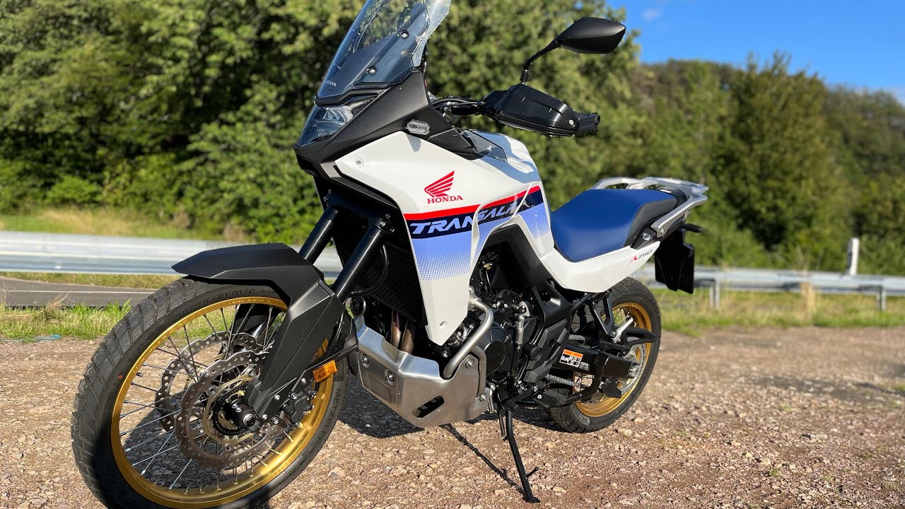 Honda XL 750 Transalp auf und abseits der Straße