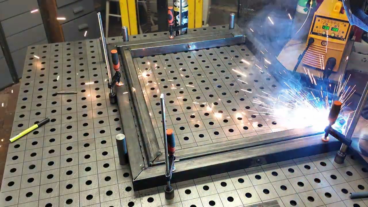 otočný stůl pro protah Dewalt