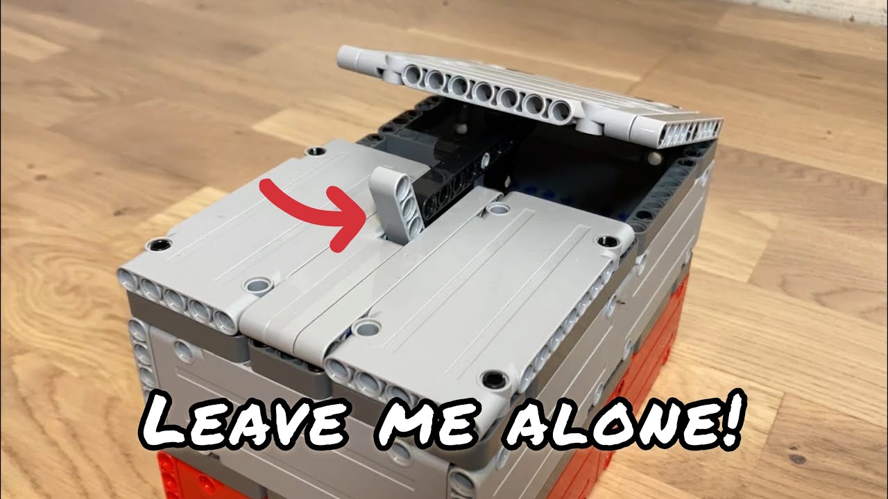 LEGO Useless Box (And how it works) Leave me alone box