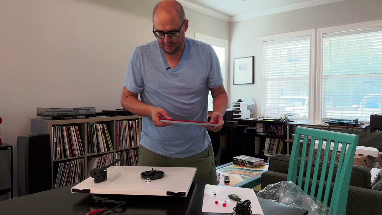 Joey's HiFi Shop - joey talks about the Rega P2/Nd3