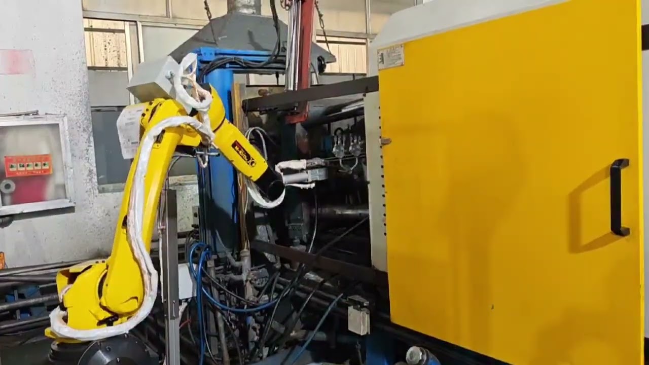 FANUC Robot × Large-Scale Die-Casting Machine