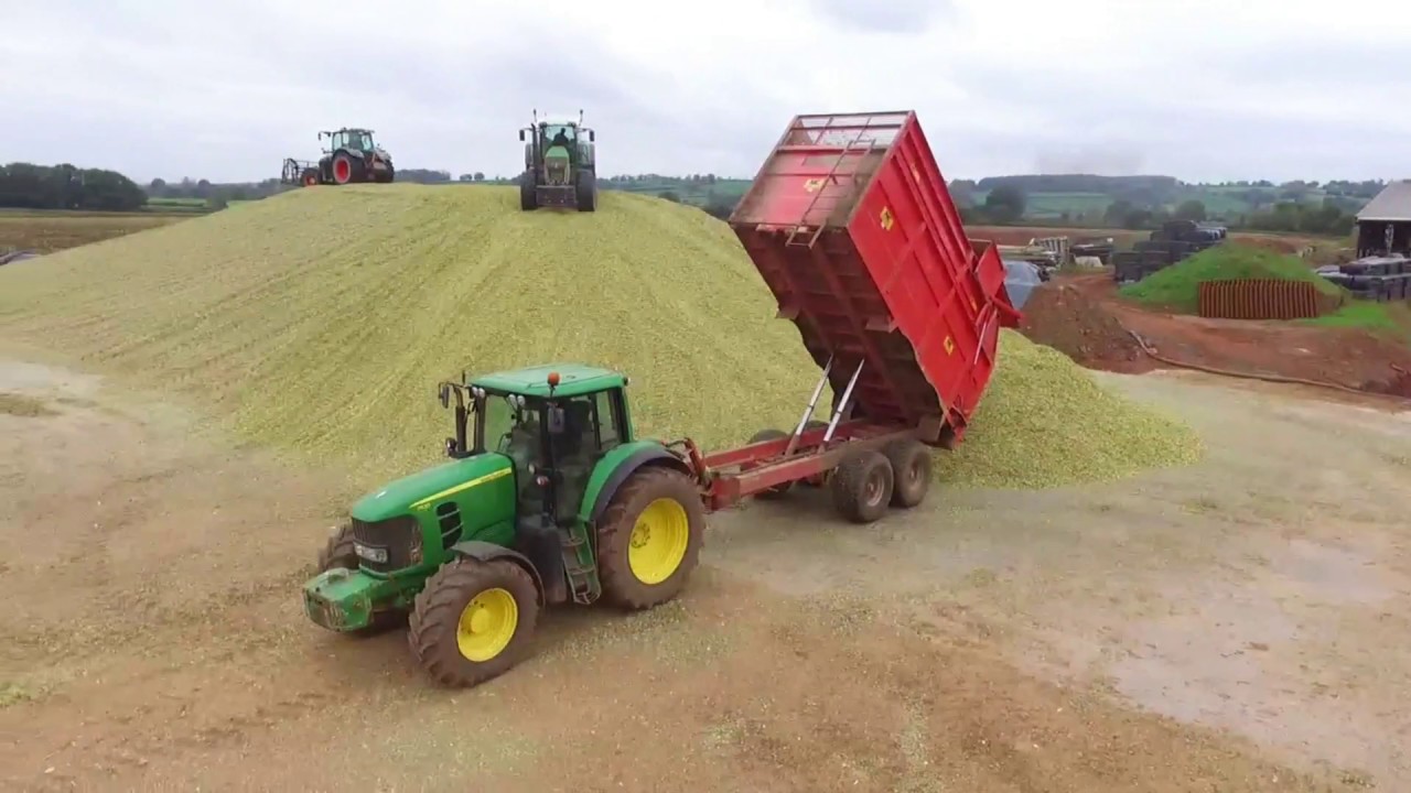 Lifting Maize - With John Deere 7530