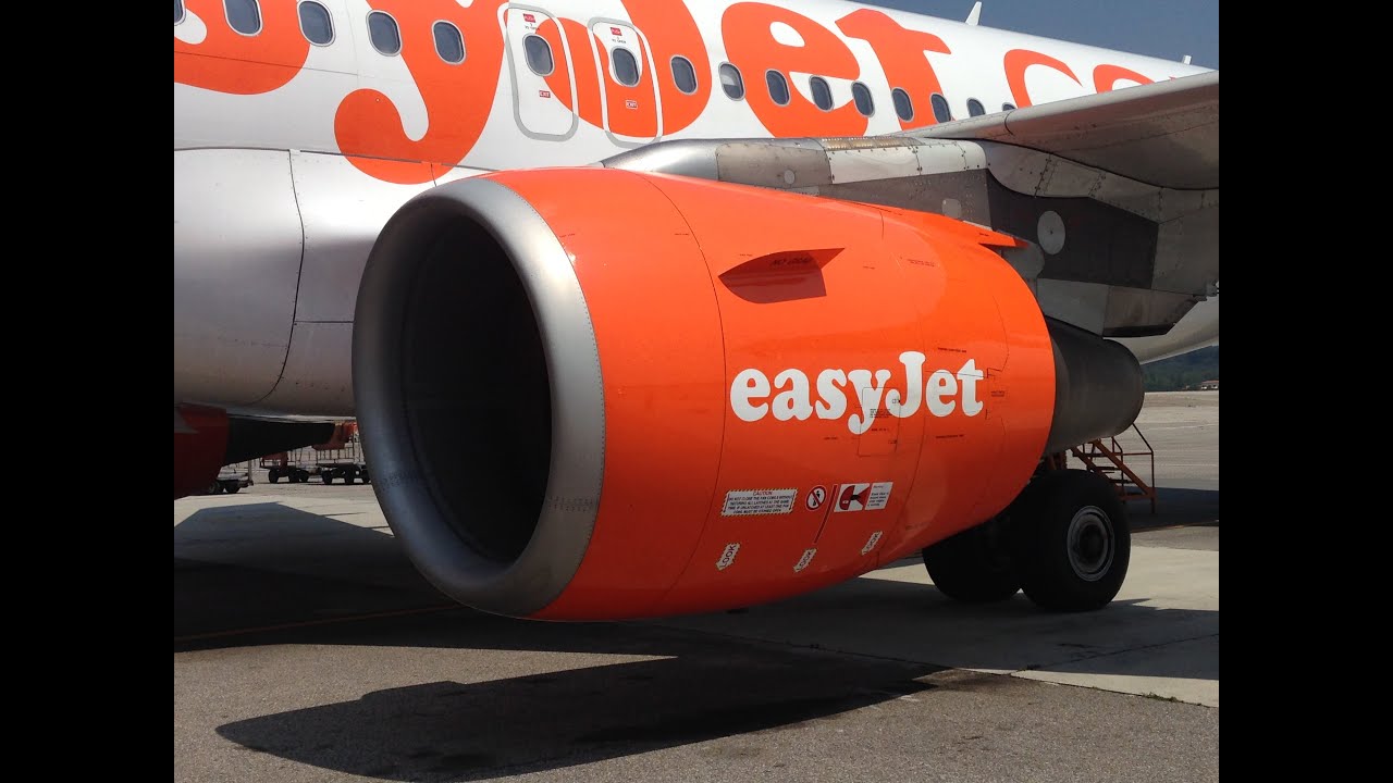 Easyjet Airbus A319 takeoff from Naples