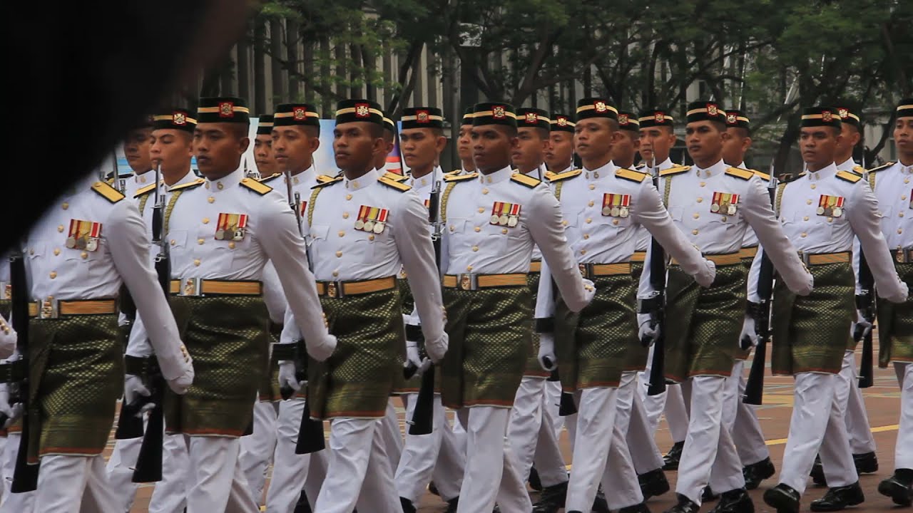 The Malay Regiment - National Day Parade 2018 (Perarakan Keluar Kawalan Kehormatan Utama)