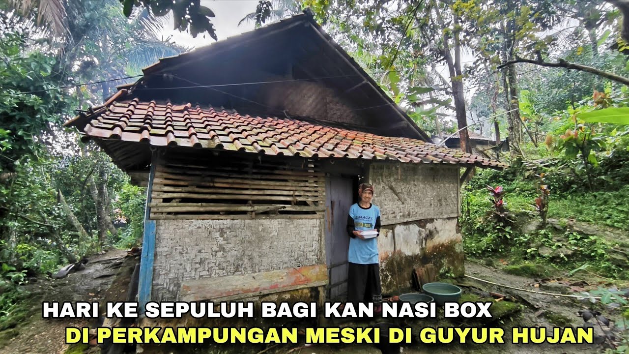 HARI KE SEPULUH DI BULAN RAMADHAN BAGI KAN NASI BOX.ANTUSIAS MESKIPUN HUJAN TURUN DI PERKAMPUNGAN