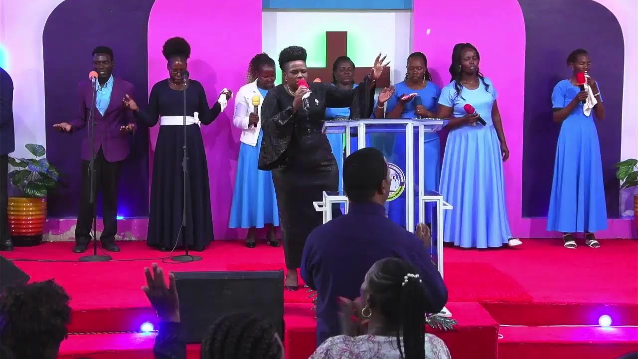 SUNDAY SERVICE // PRAISE AND WORSHIP