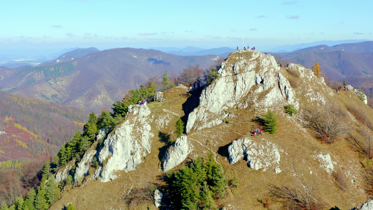 Majestátny vrchol VÁPEČ 956,6 m n. m.