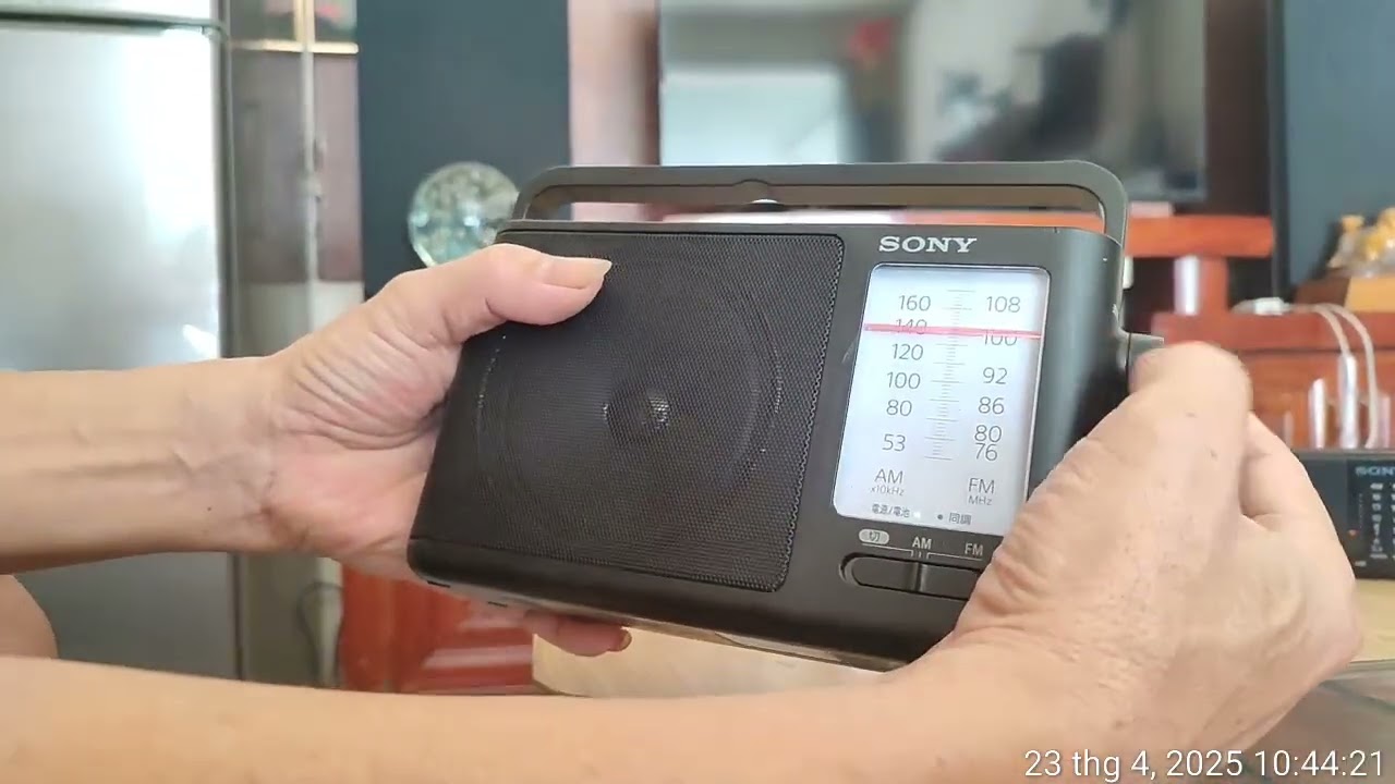 Bán Radio SONY ICF-506 . FM/AM. Full chức năng. NEW: 98%.*Giá: 850K.SDT:0934753791