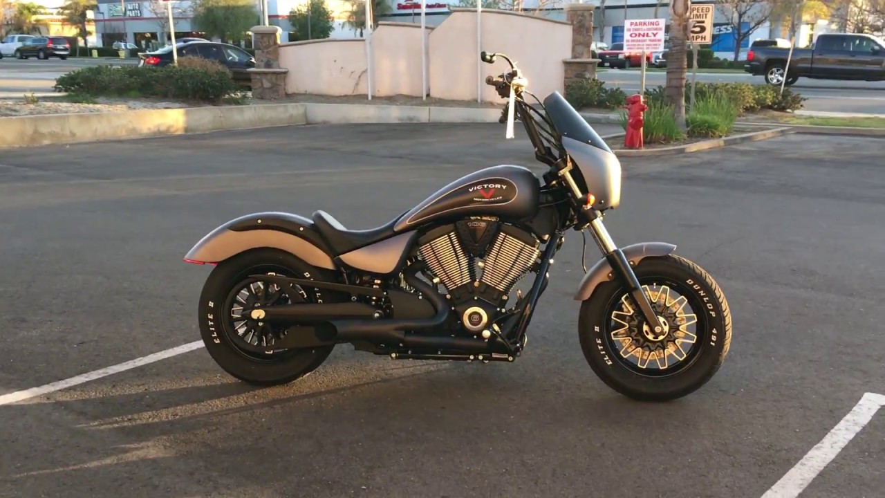 2016 VICTORY GUNNER U049720