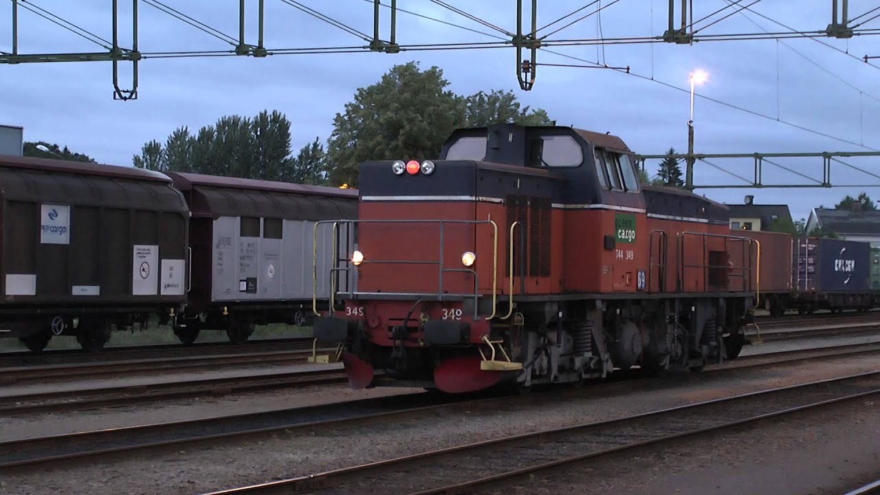 Cold starting T44 diesel engine (Great Nohab EMD sound)